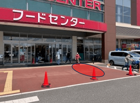 食品側入口前スペース 販促プロモーションに最適な屋外催事イベントスペース